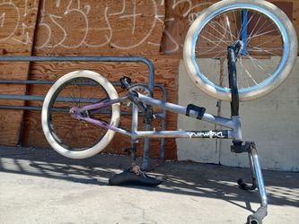 "Project" NEEDS PAINT 20' REDLINE