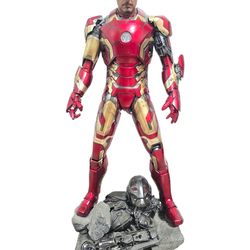 Hot Toys Iron Man Mark 43 1/4 Scale PERFECT CONDITION