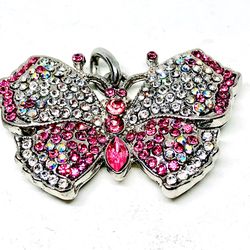 Bling bling butterfly pendant with rhinestones in light pink and silver