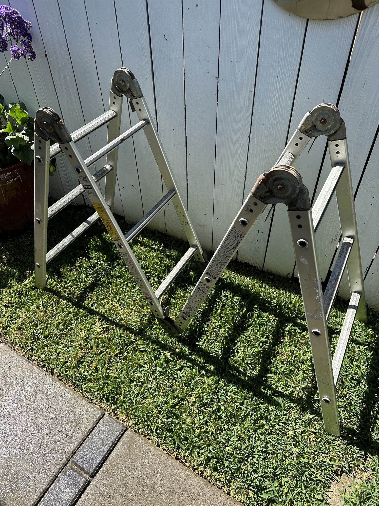 Retractable telescoping ladder 12 feet max