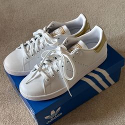 Brand New Adidas Stan Smith - White And Gold