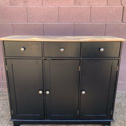 BLACK DRESSER