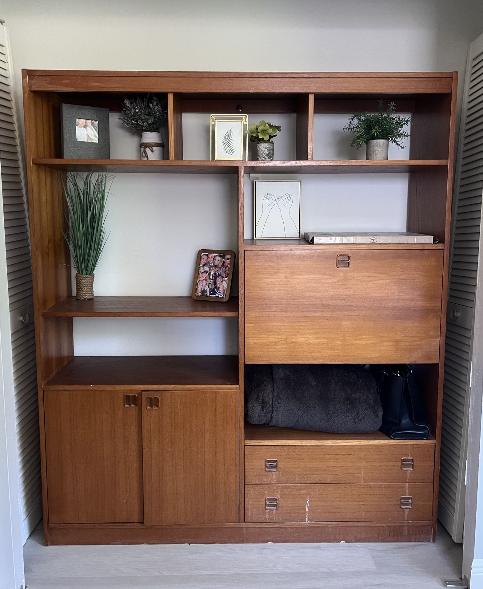 Entertainment Center, Bookcase, Storage Unit 5’ Wide x 6’ High