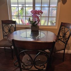 Table with 4 Chairs 