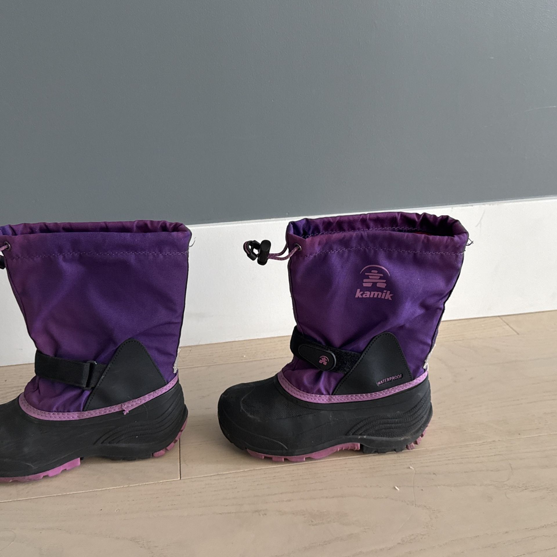 Snow Boot .size 3 .water Proof . Purple