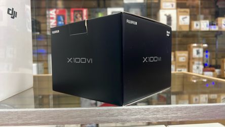 Fujifilm X100VI. Black
