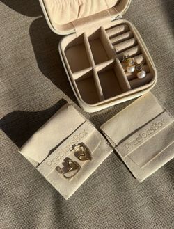 Precious Box Jewelry Travel Case & Gold Heart Earrings & Pearl Earrings