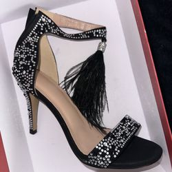 Black Pumps With Tassel Size 9