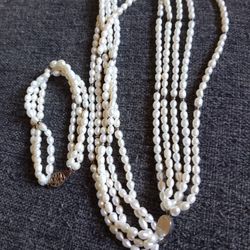 Collar De Perlas Con Brazalete  En Buenas Condiciones 