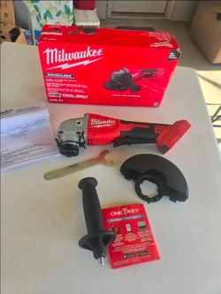 🔥$100 FIRM PRICE 🔥Milwaukee 2686-20 M18 18V Brushless 5 in. Grinder w/Paddle Switch (Tool-Only)