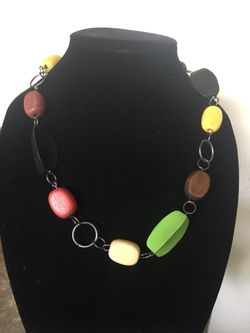 Collar nuevo a 5 dólares o 3 por 10
