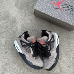 Jordan 4 Taupe Haze Size 9.5 Men Henry Worn