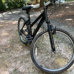 TREK MOUNTAIN BIKE “26”