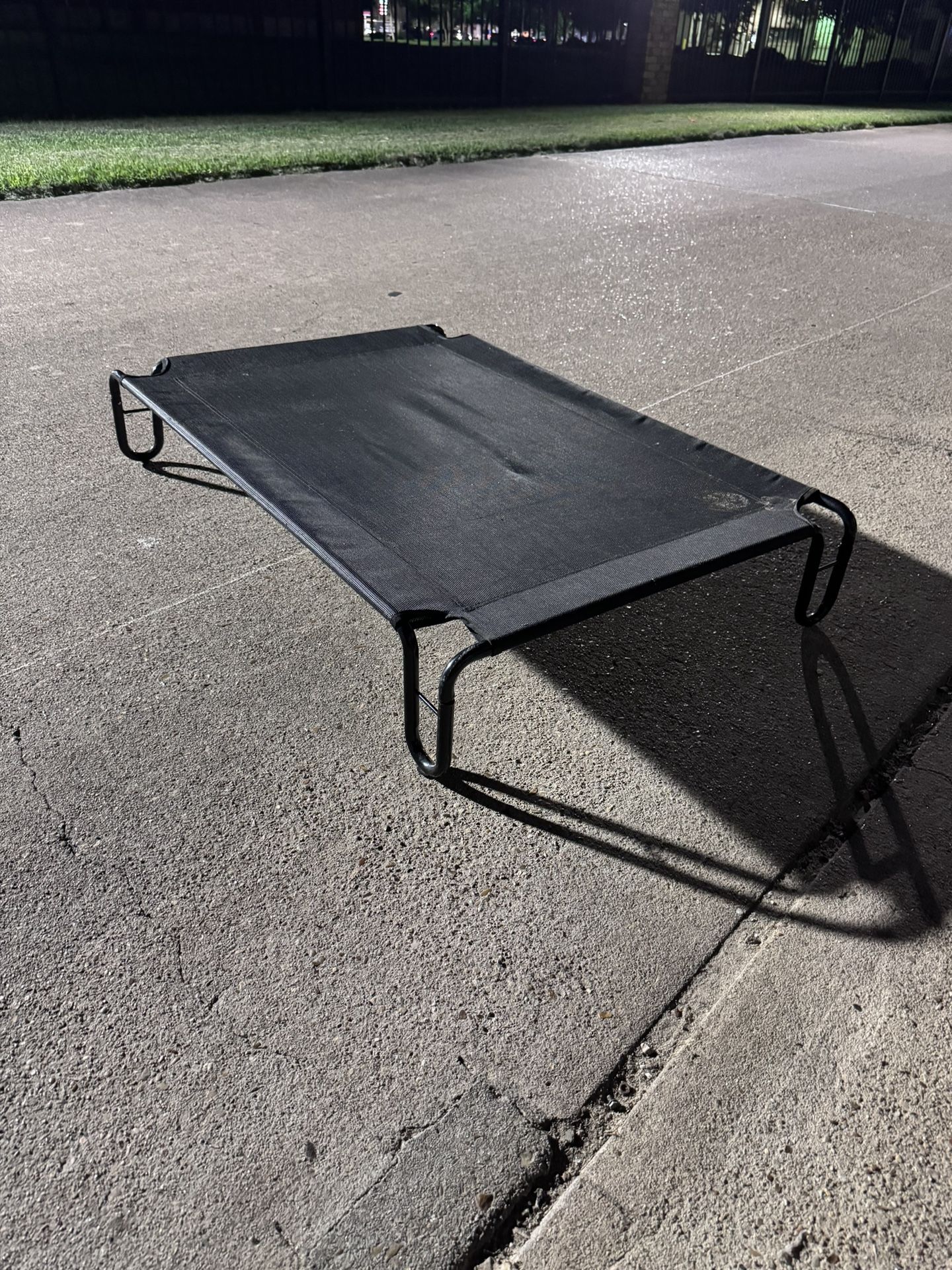 Elevated Dog Bed / Cama De Perro Elevada