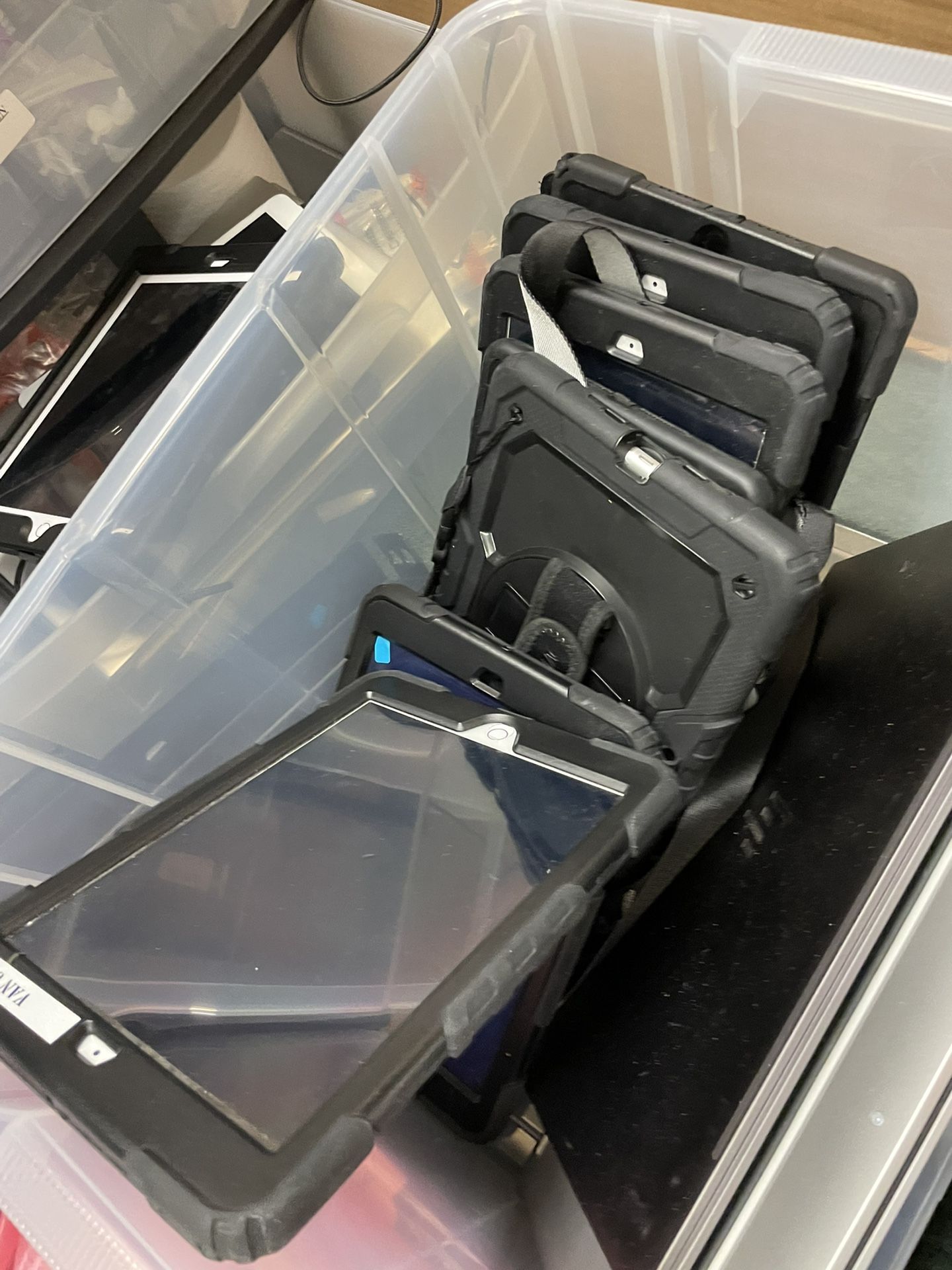 7th Gen LTE iPads With Case