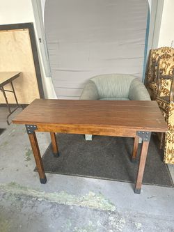 Table Needs New Hinges