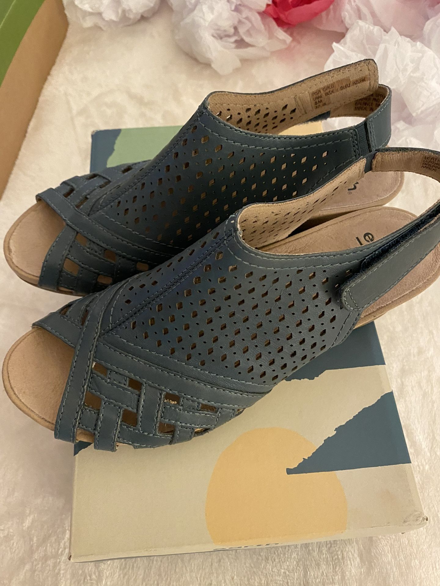 Patricia Nash Designer Leather Purse