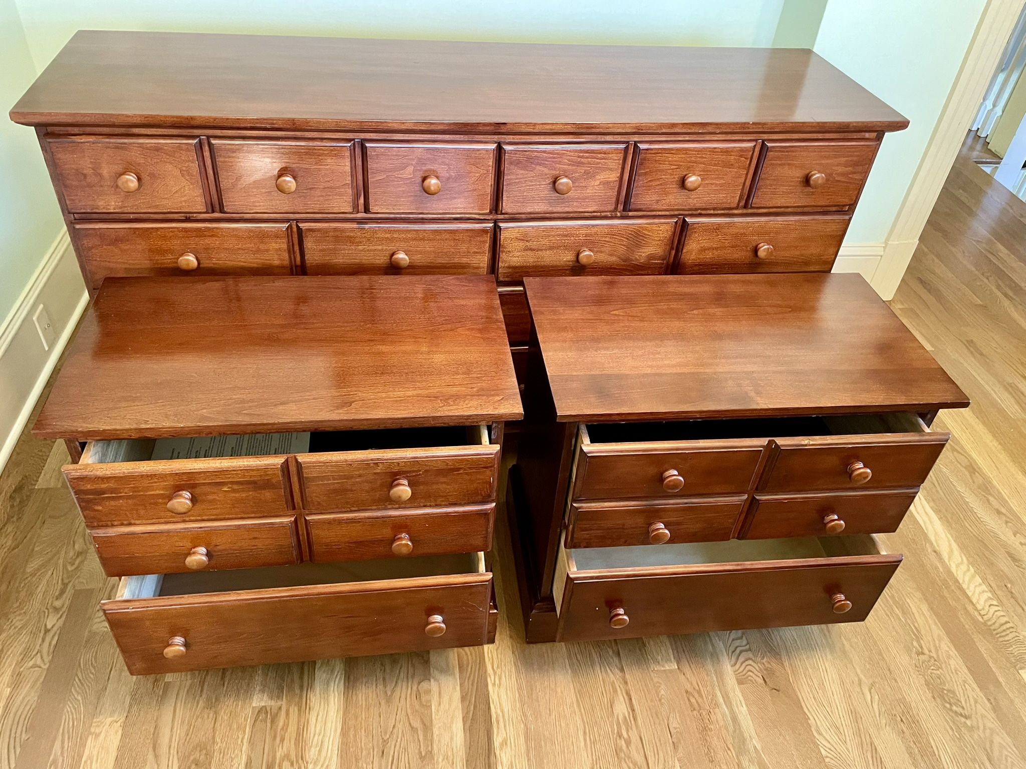 Beautiful, lightly-used matching dresser and nightstand set