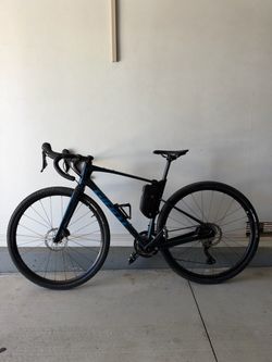 2022 Giant Revolt Advanced 2 - Medium