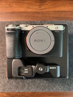 Sony a7CR Mirrorless Camera (Silver)