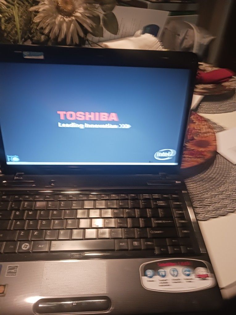 Hi End Nice Laptop Runs Gd Have Charger I Lost My Passcode 45 Firm