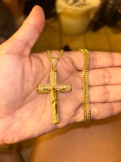 18k gold plated 2.32 ct moissanite cross necklace