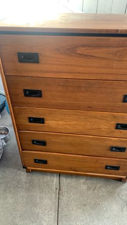 Dresser