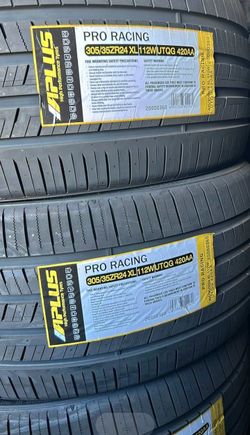 305/35/24 Set Of New Tires