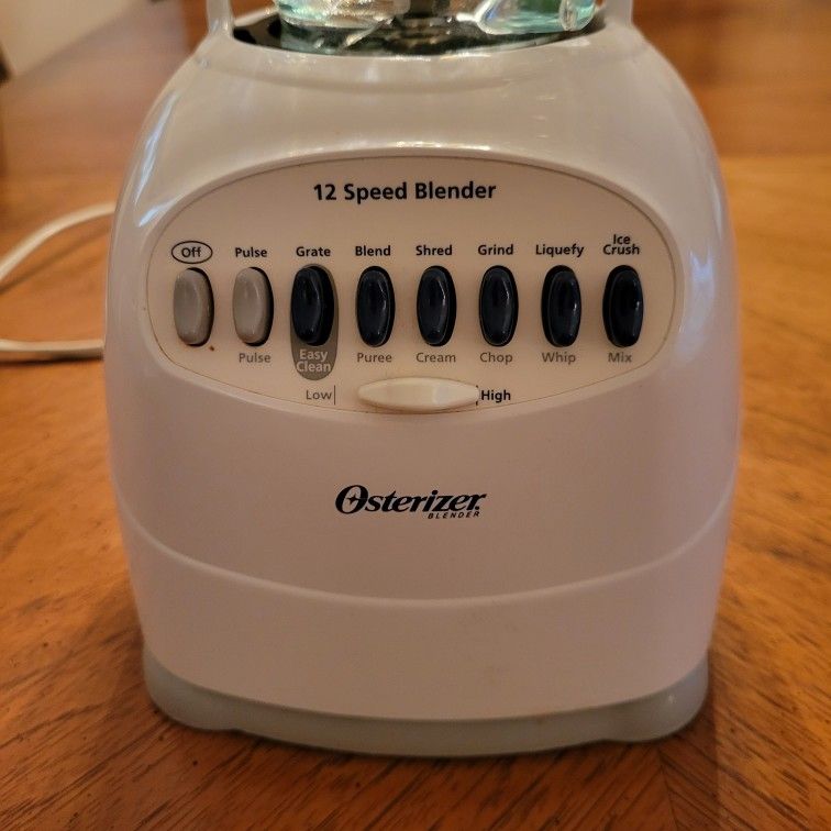 Osterizer 12 Speed Blender Model 6630 Glass Pitcher with White Lid & White Base
