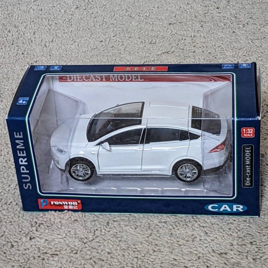 Tesla Model X white 1:32 scale miniature car alloy diecast mini vehicle toy with operable doors