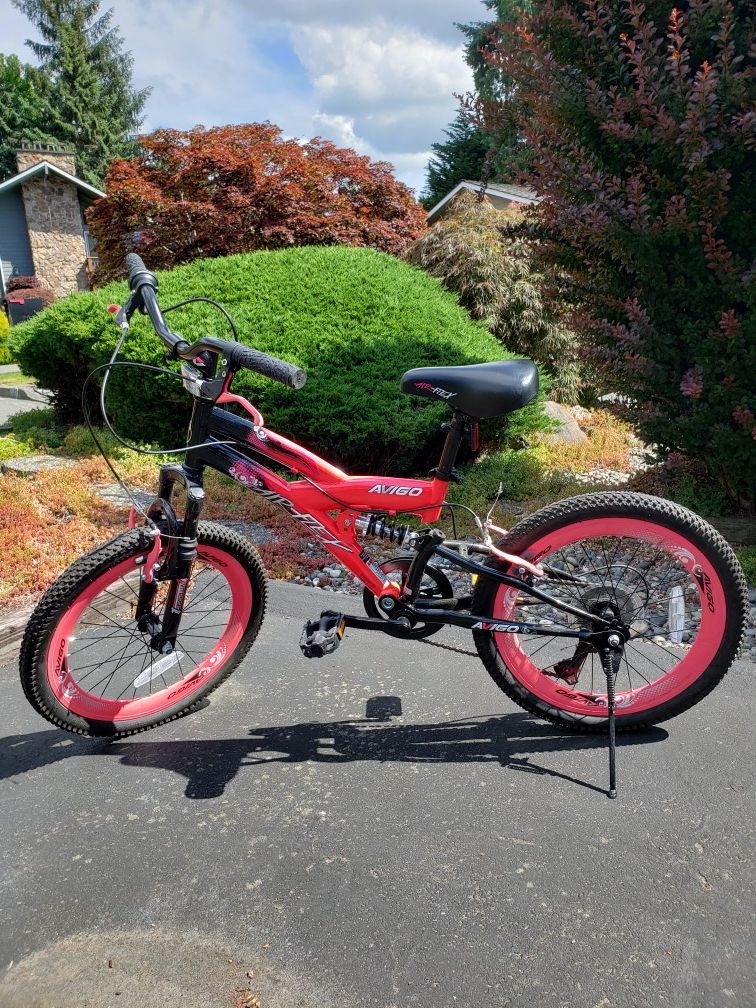 Almost New Girls 20 inch high performance BMX bike!