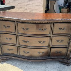 9 drawers dresser / Comoda de 9 cajones