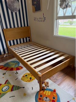 Priage by ZINUS Mid Century Wood Platform Bed Frame