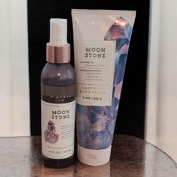 Bath And Body Works MOON STONE Fine Fragrance Mist and Body Cream SET HTF.
Spray is 90% full bodycream is 97% full 