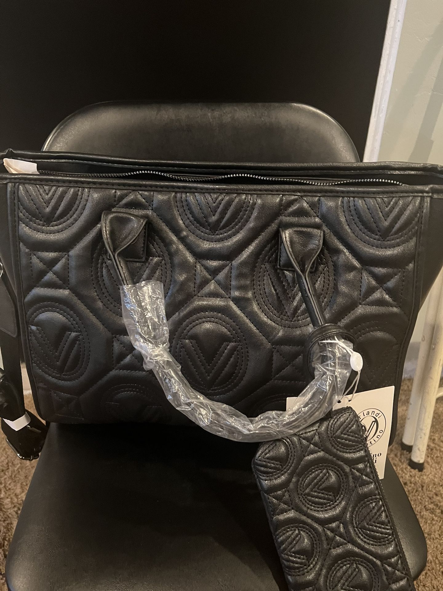 New Black Carry All Purse