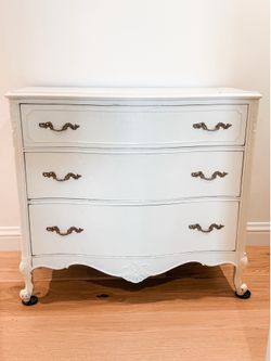 Mount Airy 3-Drawer French Provincial Dresser