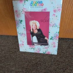 Men Feb 14 Remember She Will Love This Signed Bette Midler Photo Great Condition 