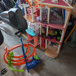 Barbie Doll House 