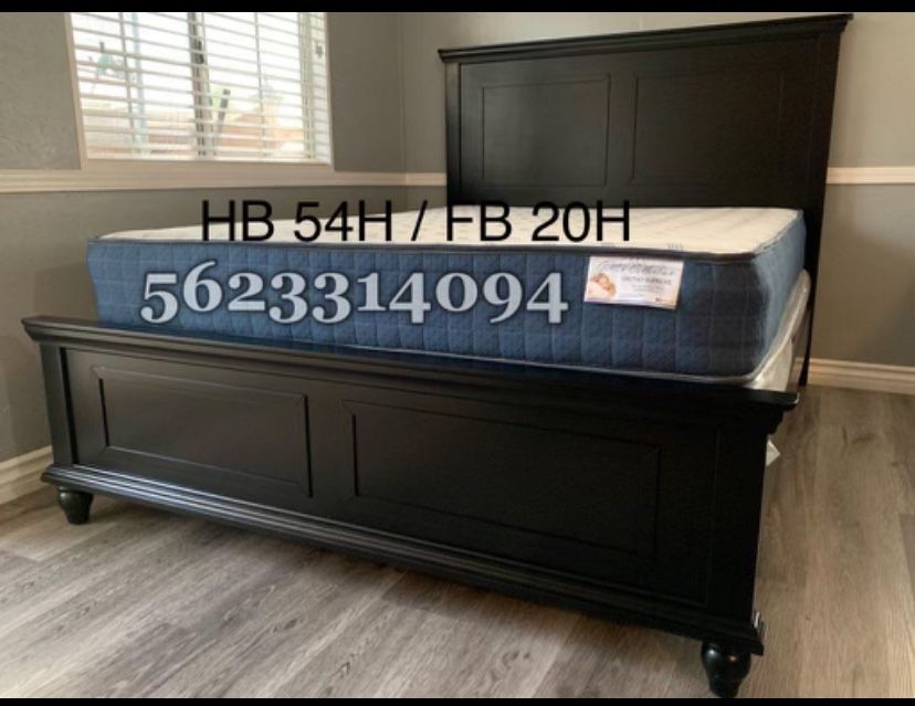 Cama De Madera En Queen. En Espacial Con Colchon Y El Boxspring.