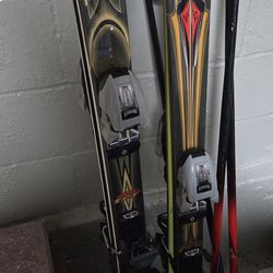 2 Ski board sets. Male and Female. Rossignol Brand. Will provide bag upon purchase