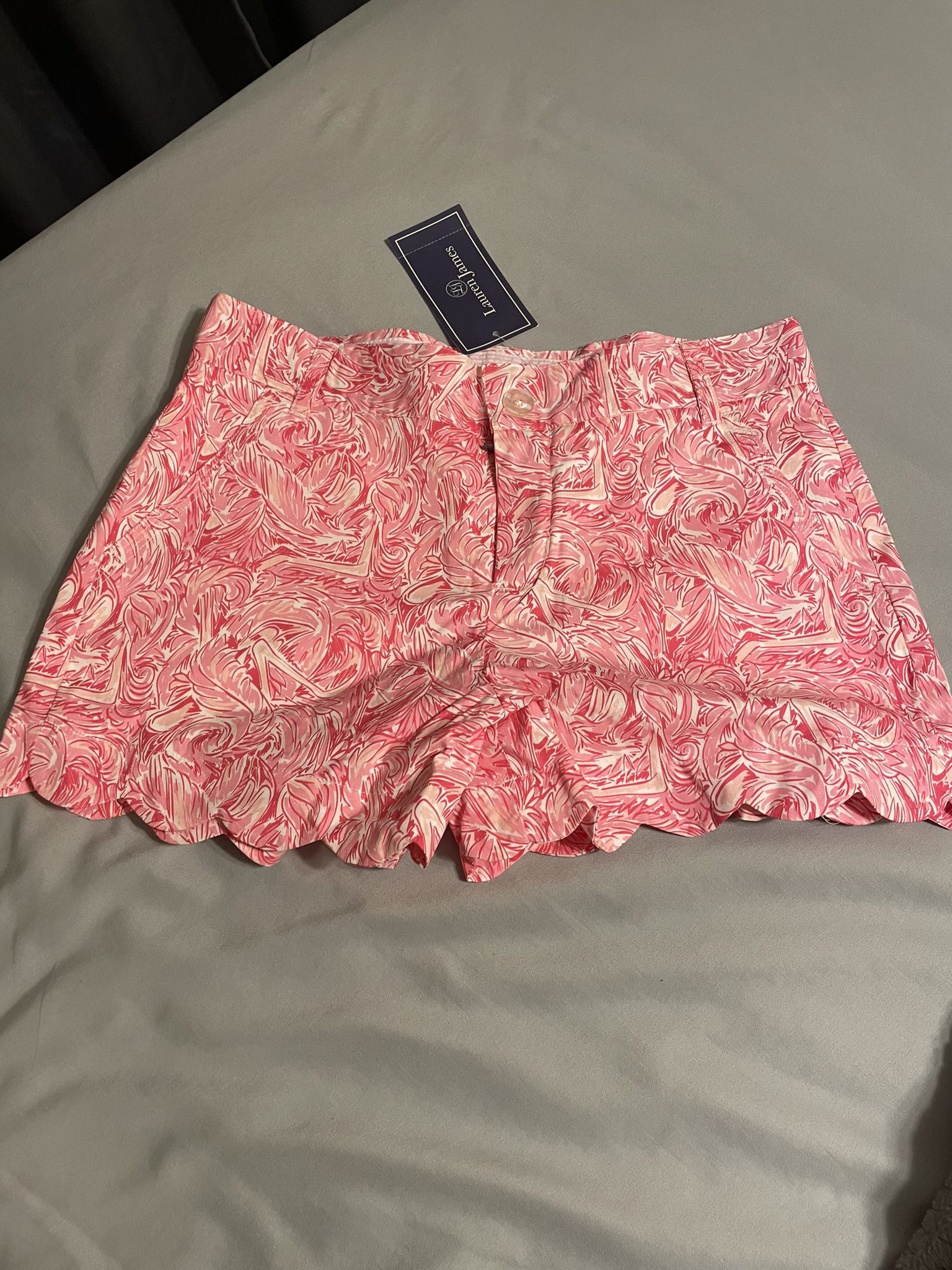 Lauren James Scalloped Size 2 Shorts