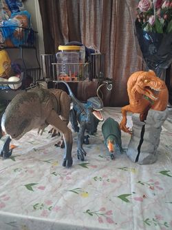 Dinosaurs work fine make noise