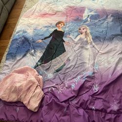 Elsa And Anna Comforter 