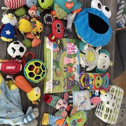 20 Piece Lot Of Intact Toys 