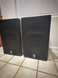Yamaha DXR15 15" 2-way Active Loudspeaker PAIR 2 speaker