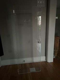 Acrylic display case for electric guitar