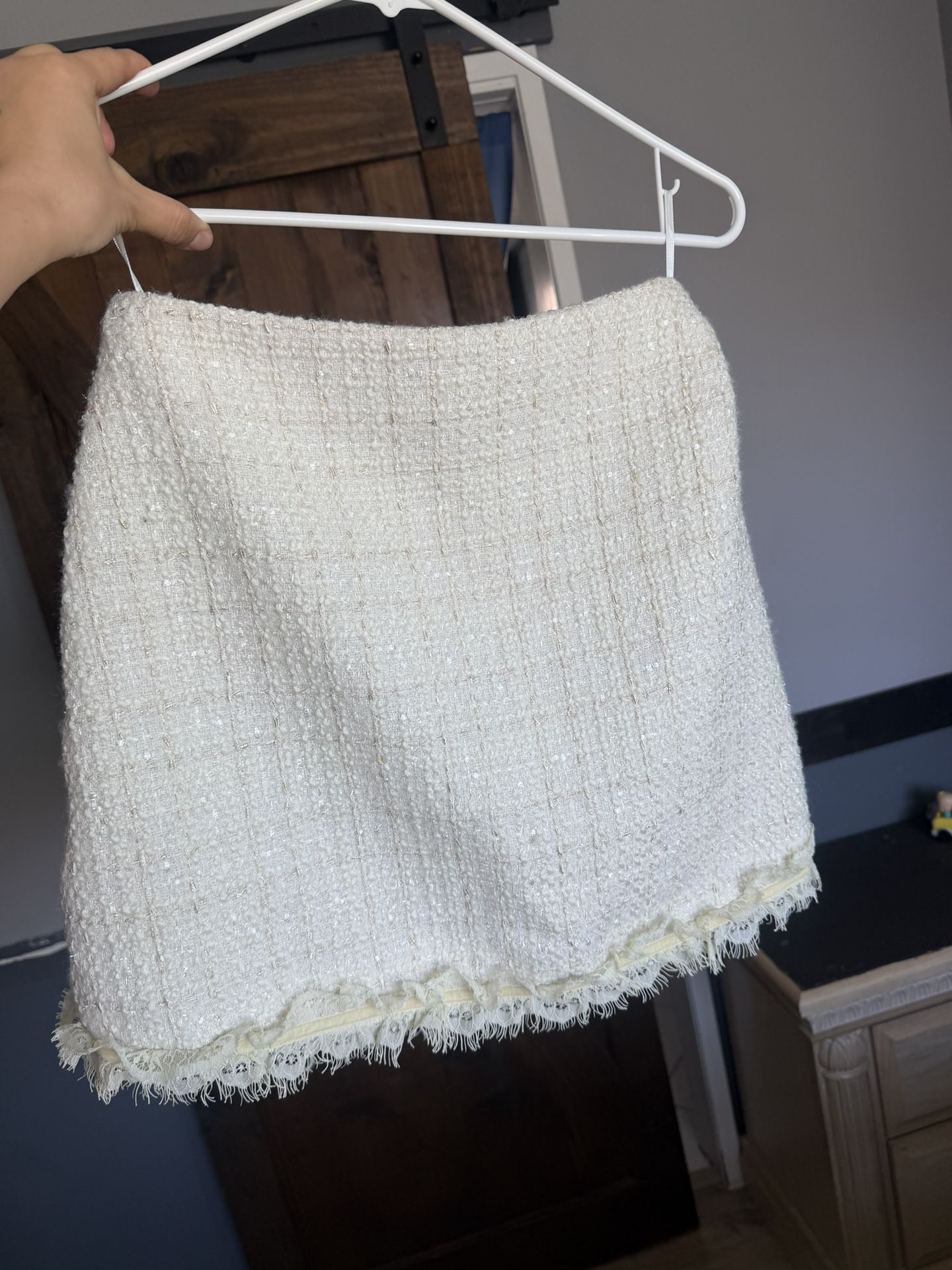 Chic Tweed Mini Skirt – Elegant Winter White  S