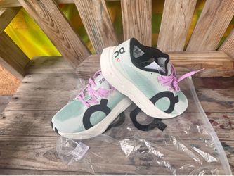Cloudt sneakers