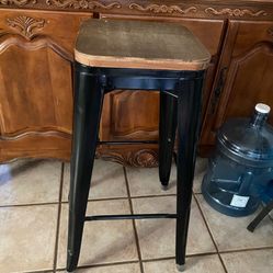 4 Bar Stools