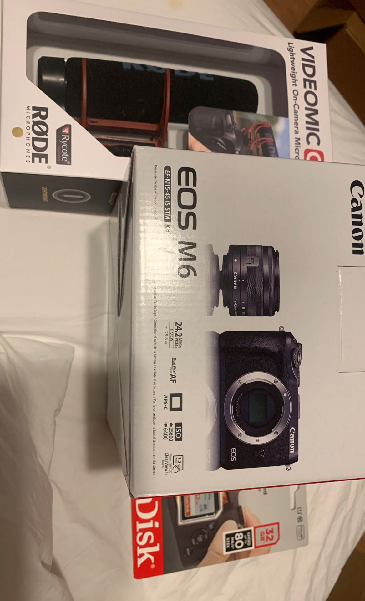 Canon EOS M6 and rode mic and 32GB Sandisk